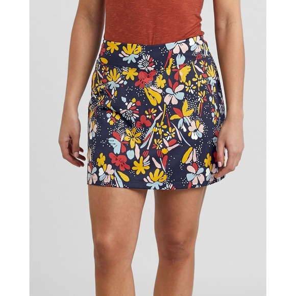 Title Nine Dream Skort Flora Navy Floral Print XL 16" Athletic Hiking Tennis - Picture 1 of 9